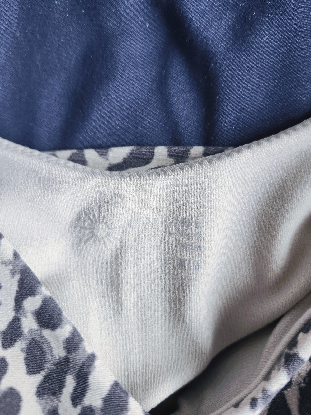 aerie Gray & White Animal Print V-Neck Sports Bra - Picture 10 of 10